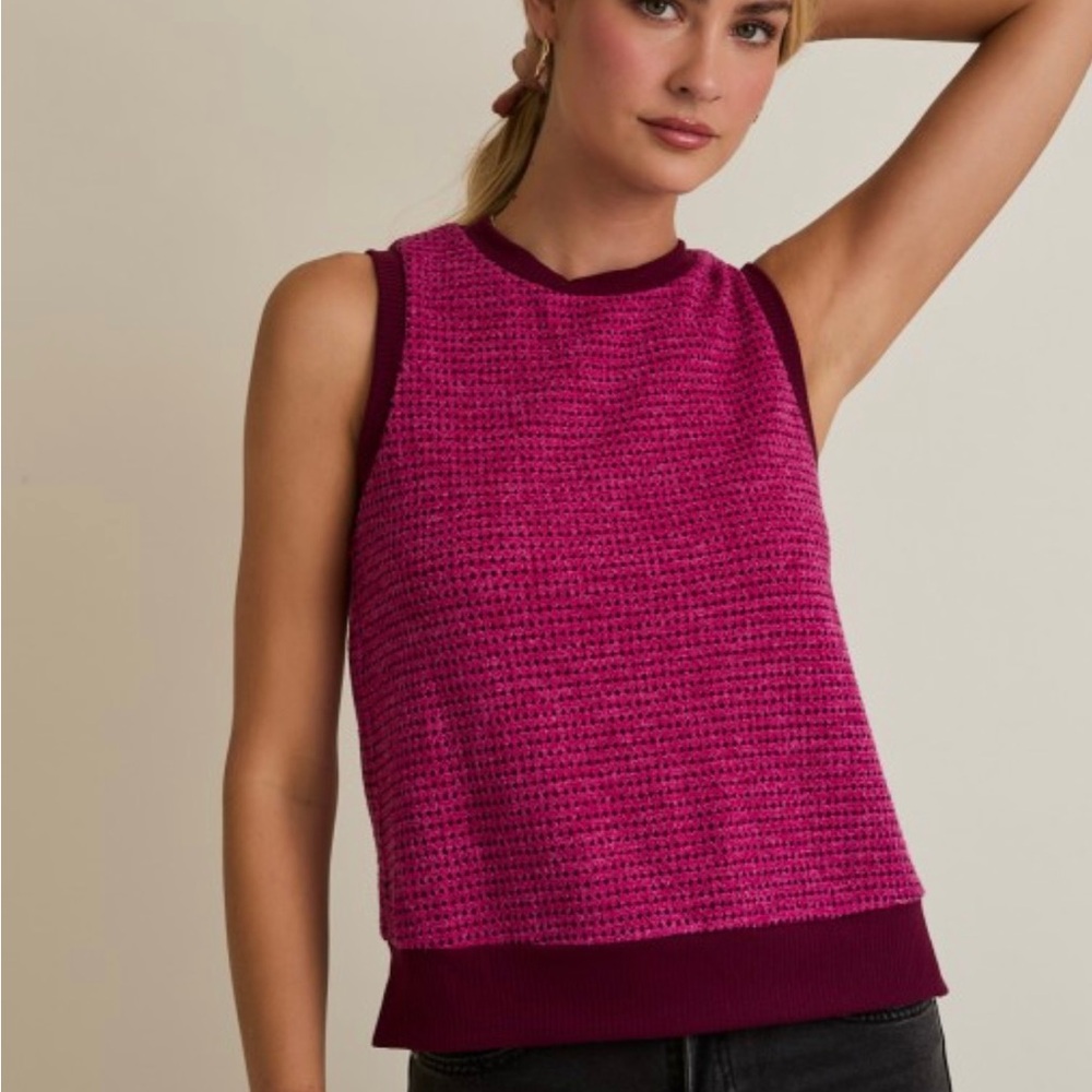 Women's Sleeveless Contrast Detail Knit Top - Magenta